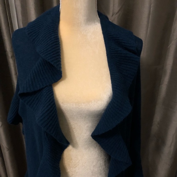 Pretty blue shrug scarf - Picture 2 of 5
